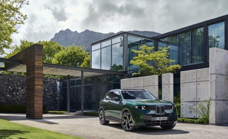 2027 BMW X5 40 xDrive Front Three-Quarter Wallpaper 450x275 (25)