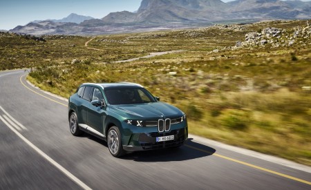 2027 BMW X5 40 xDrive Front Three-Quarter Wallpaper 450x275 (4)