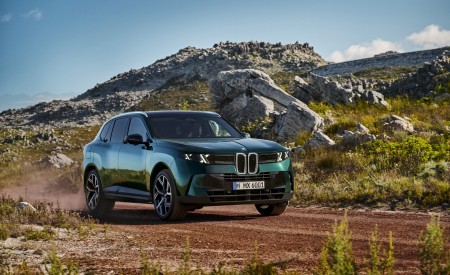2027 BMW X5 40 xDrive Front Three-Quarter Wallpaper 450x275 (14)