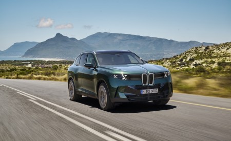 2027 BMW X5 40 xDrive Front Three-Quarter Wallpaper 450x275 (7)
