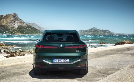 2027 BMW X5 40 xDrive Rear Wallpaper 450x275 (23)