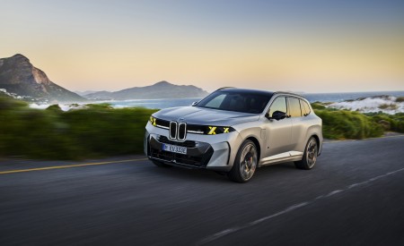 2027 BMW X5 M60e xDrive Front Three-Quarter Wallpaper 450x275 (23)
