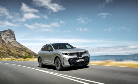 2027 BMW X5 M60e xDrive Front Three-Quarter Wallpaper 450x275 (8)
