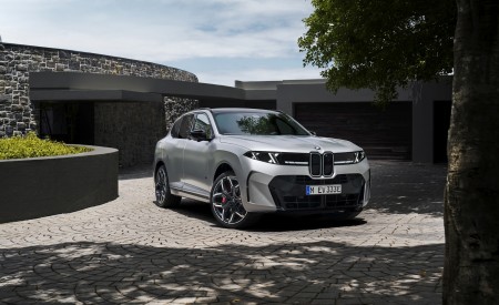 2027 BMW X5 M60e xDrive Front Three-Quarter Wallpaper 450x275 (35)