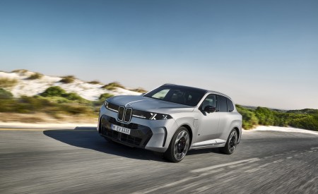 2027 BMW X5 M60e xDrive Front Three-Quarter Wallpaper 450x275 (13)