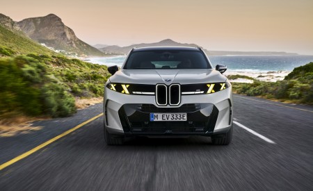 2027 BMW X5 M60e xDrive Front Wallpaper 450x275 (25)