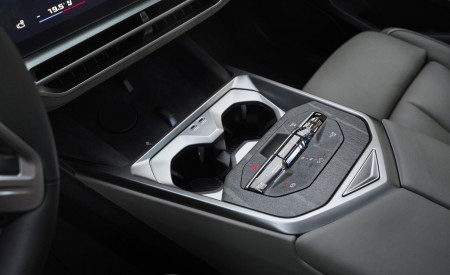 2027 BMW X5 M60e xDrive Interior Detail Wallpaper 450x275 (49)