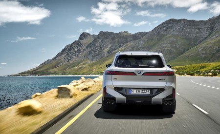 2027 BMW X5 M60e xDrive Rear Wallpaper 450x275 (11)