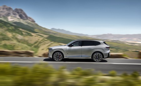 2027 BMW X5 M60e xDrive Side Wallpaper 450x275 (18)