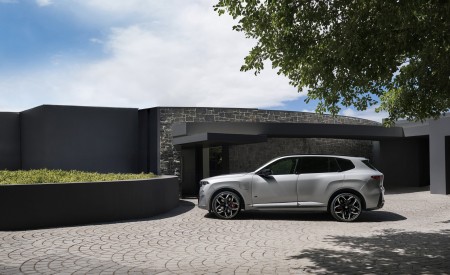 2027 BMW X5 M60e xDrive Side Wallpaper 450x275 (39)