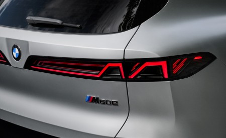 2027 BMW X5 M60e xDrive Tail Light Wallpaper 450x275 (44)