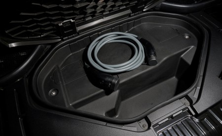 2027 BMW iX5 60 xDrive Detail Wallpaper 450x275 (63)