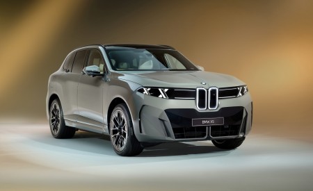 2027 BMW iX5 60 xDrive Front Three-Quarter Wallpaper 450x275 (78)