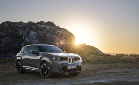 2027 BMW iX5 60 xDrive Front Three-Quarter Wallpaper 450x275 (50)