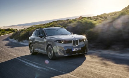 2027 BMW iX5 60 xDrive Front Three-Quarter Wallpaper 450x275 (14)