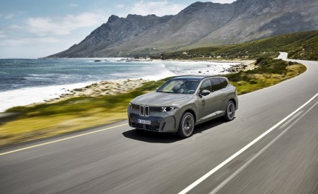 2027 BMW iX5 60 xDrive Front Three-Quarter Wallpaper 450x275 (7)