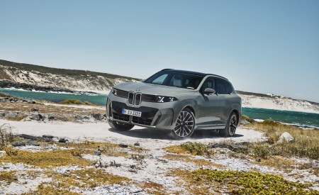 2027 BMW iX5 60 xDrive Front Three-Quarter Wallpaper 450x275 (28)