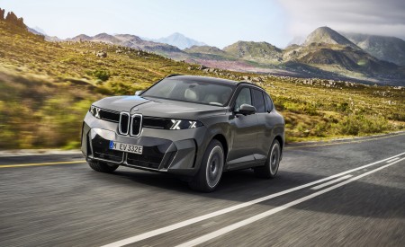 2027 BMW iX5 60 xDrive Front Three-Quarter Wallpaper 450x275 (24)
