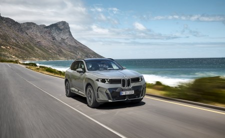 2027 BMW iX5 60 xDrive Front Three-Quarter Wallpaper 450x275 (8)
