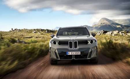 2027 BMW iX5 60 xDrive Front Wallpaper 450x275 (21)