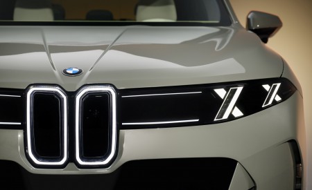 2027 BMW iX5 60 xDrive Headlight Wallpaper 450x275 (88)