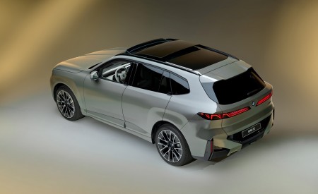 2027 BMW iX5 60 xDrive Rear Three-Quarter Wallpaper 450x275 (80)