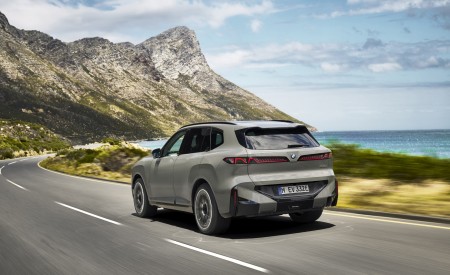 2027 BMW iX5 60 xDrive Rear Three-Quarter Wallpaper 450x275 (11)