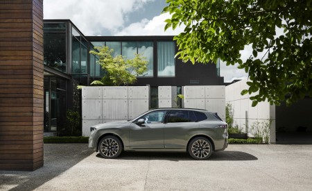 2027 BMW iX5 60 xDrive Side Wallpaper 450x275 (48)