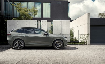 2027 BMW iX5 60 xDrive Side Wallpaper 450x275 (49)