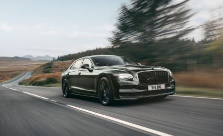 2027 Bentley Flying Spur Front Three-Quarter Wallpapers 450x275 (2)