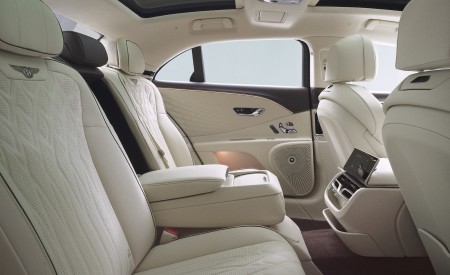 2027 Bentley Flying Spur Interior Rear Seats Wallpapers 450x275 (27)