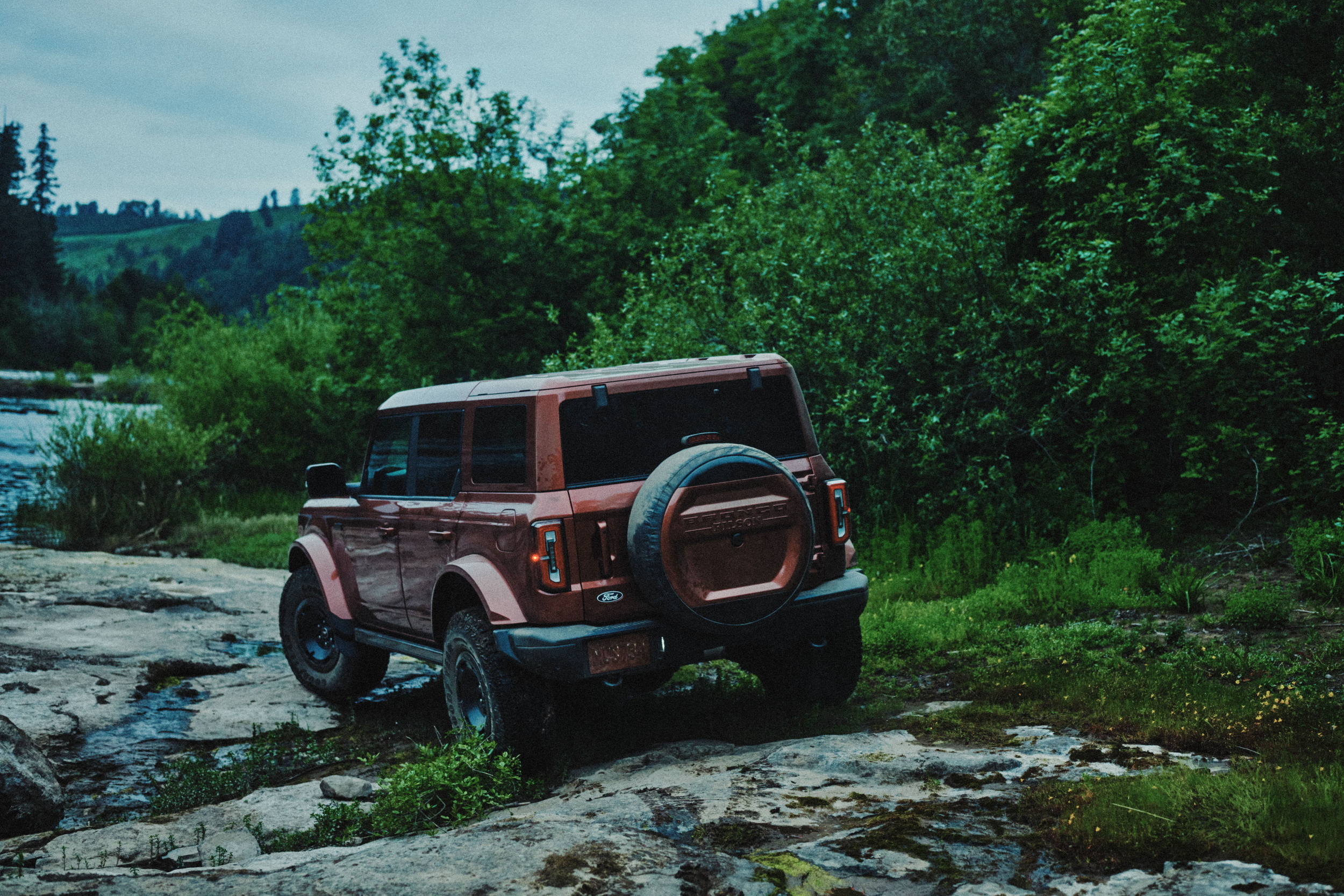 Download 2027 Ford Bronco Filson First Edition Rear Three-Quarter Wallpapers (4)