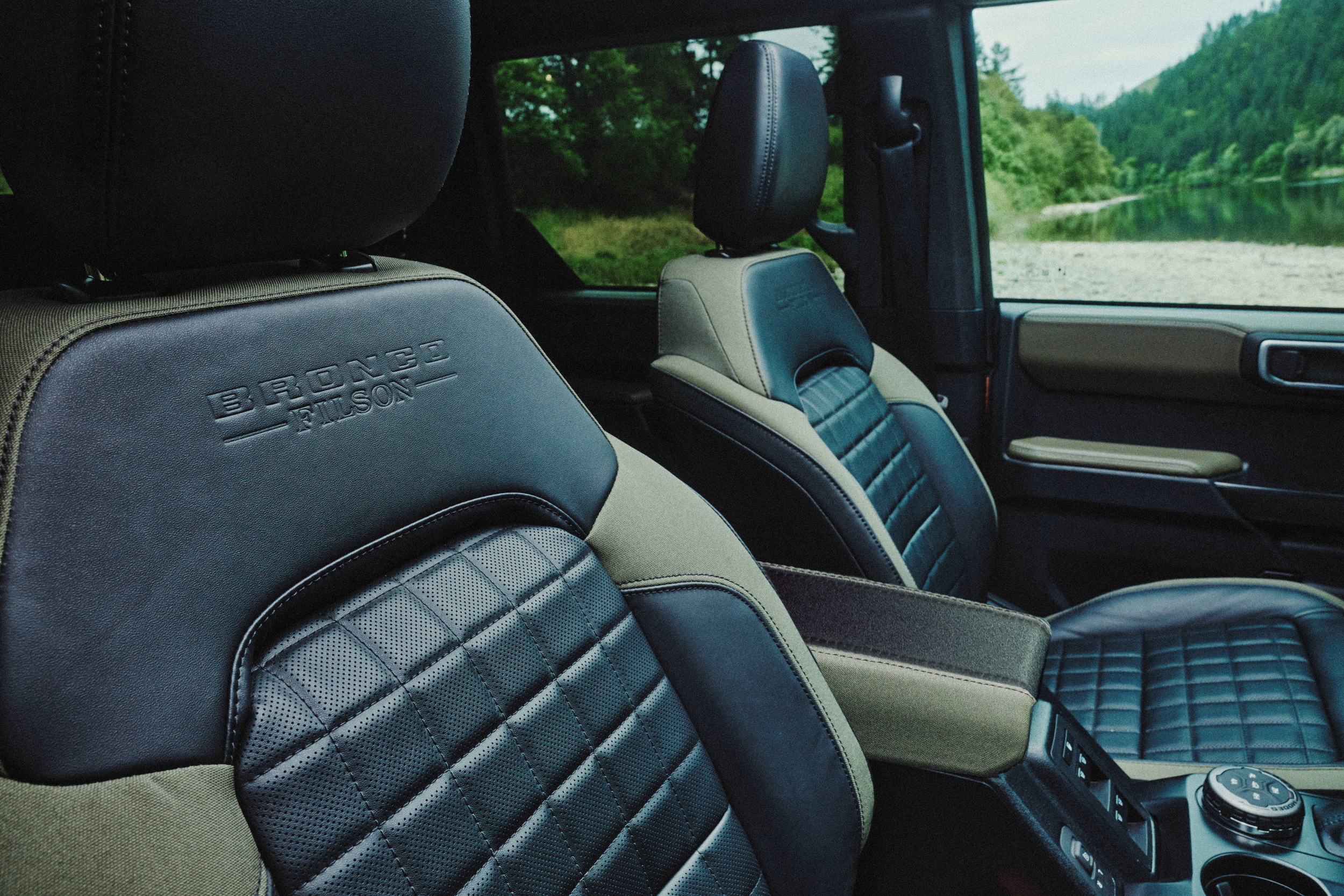 Download 2027 Ford Bronco Filson Interior Seats Wallpapers (14)