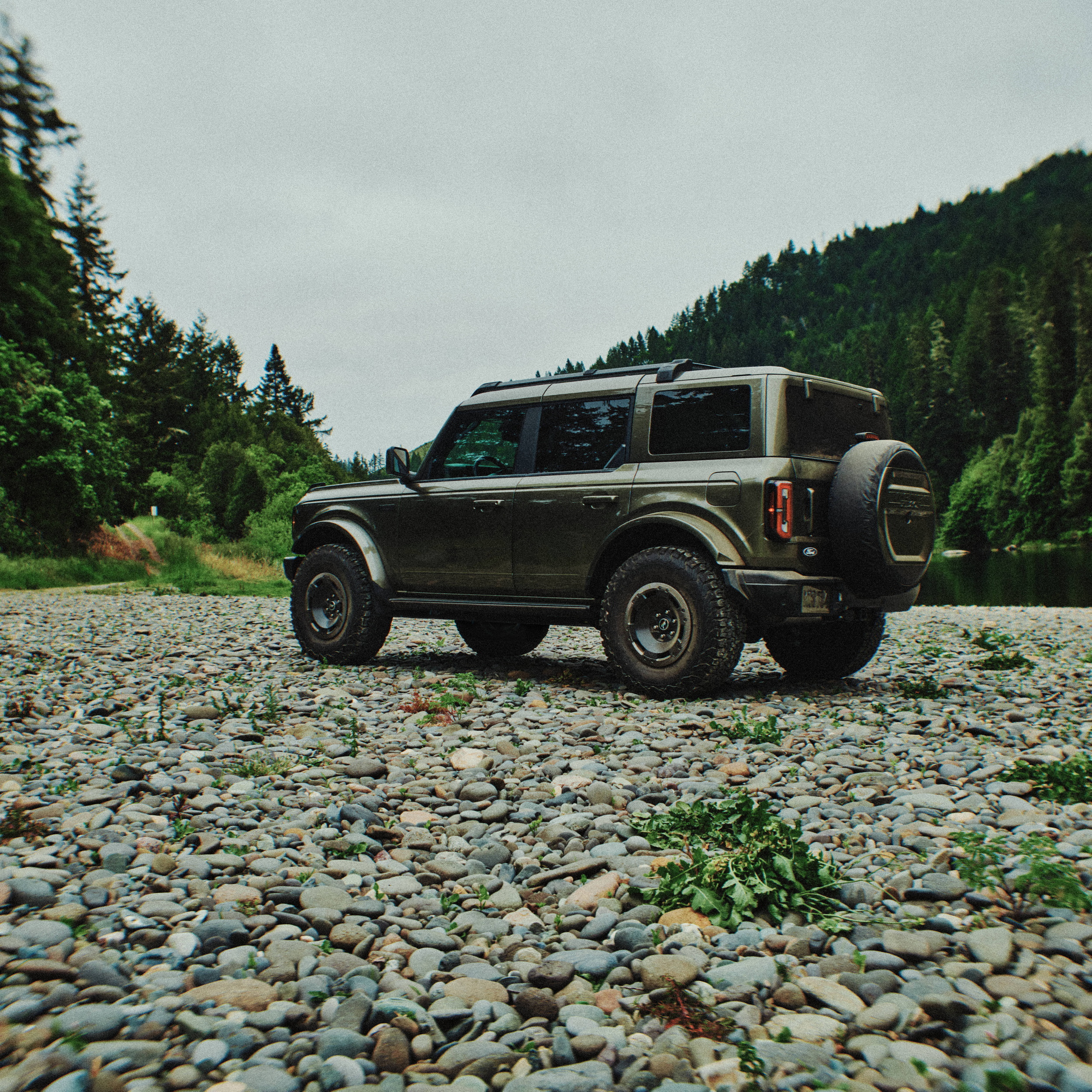 Download 2027 Ford Bronco Filson Rear Three-Quarter Wallpapers (6)