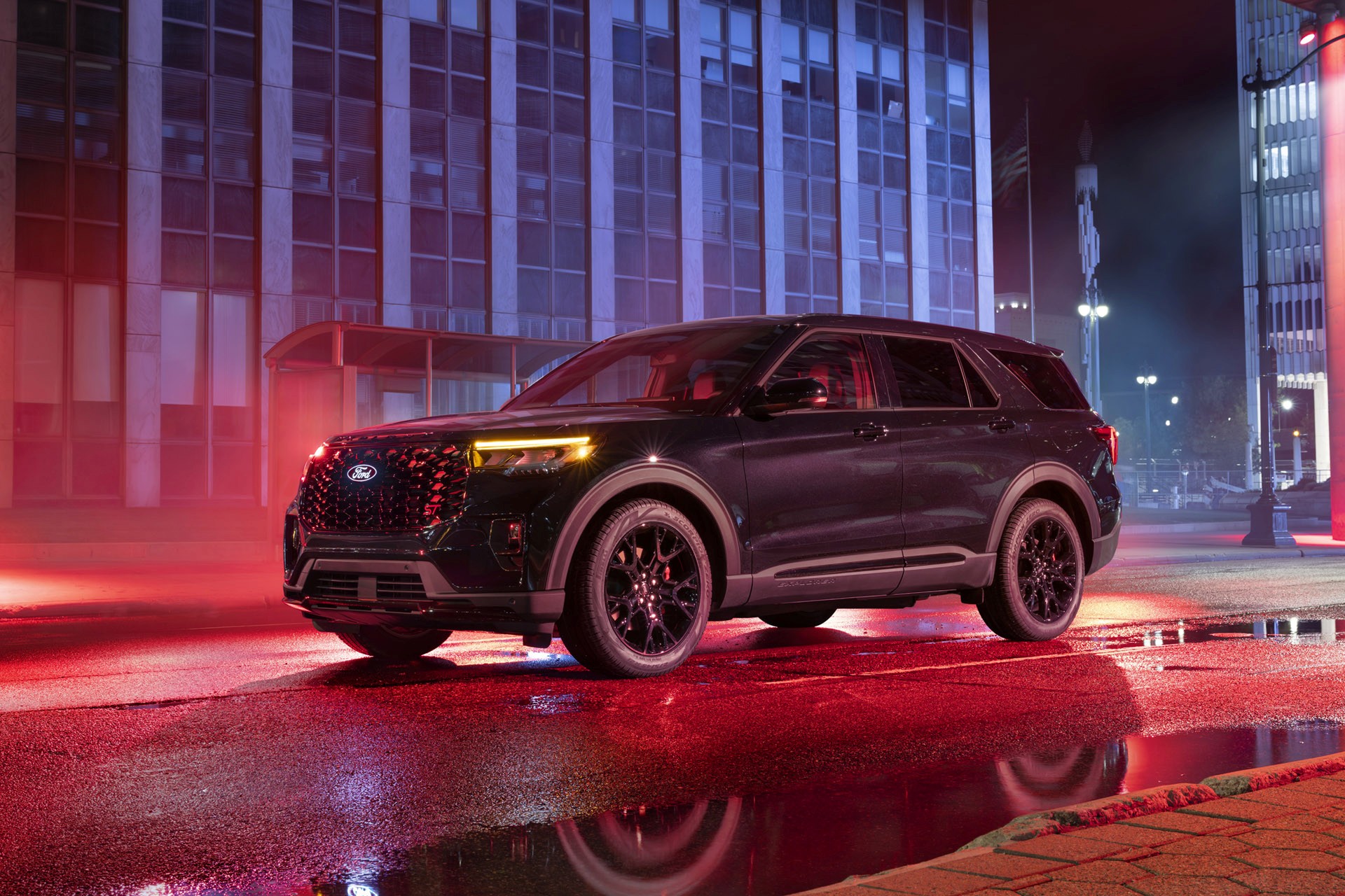 Download 2027 Ford Explorer ST Sinister Package car wallpapers in HD and 4K for your desktop, phone or tablet.