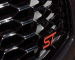 2027 Ford Explorer ST Sinister Package Grill HD Wallpaper 150x120 (7)