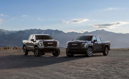 2027 GMC Sierra 1500 Denali Ultimate and AT4X Front Three-Quarter Wallpaper 450x275 (3)