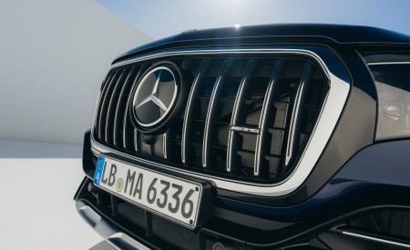 2027 Mercedes-AMG GLS 63 4Matic+ Grille Wallpaper 450x275 (27)