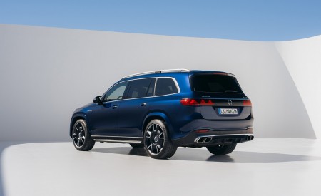2027 Mercedes-AMG GLS 63 4Matic+ Rear Three-Quarter Wallpaper 450x275 (14)
