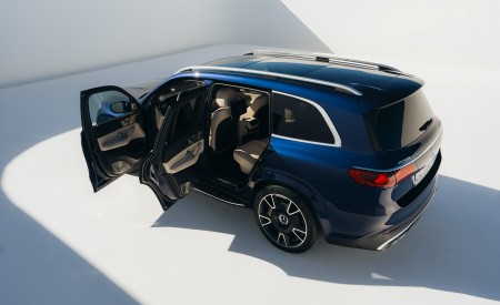 2027 Mercedes-AMG GLS 63 4Matic+ Rear Three-Quarter Wallpaper 450x275 (15)