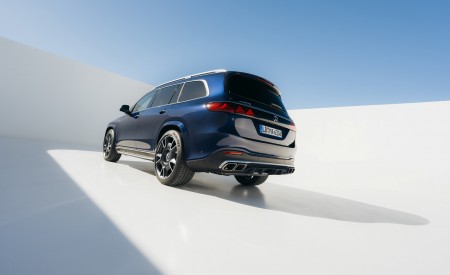 2027 Mercedes-AMG GLS 63 4Matic+ Rear Three-Quarter Wallpaper 450x275 (16)