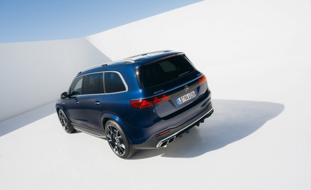2027 Mercedes-AMG GLS 63 4Matic+ Rear Three-Quarter Wallpaper 450x275 (17)