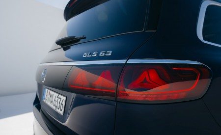 2027 Mercedes-AMG GLS 63 4Matic+ Tail Light Wallpaper 450x275 (33)