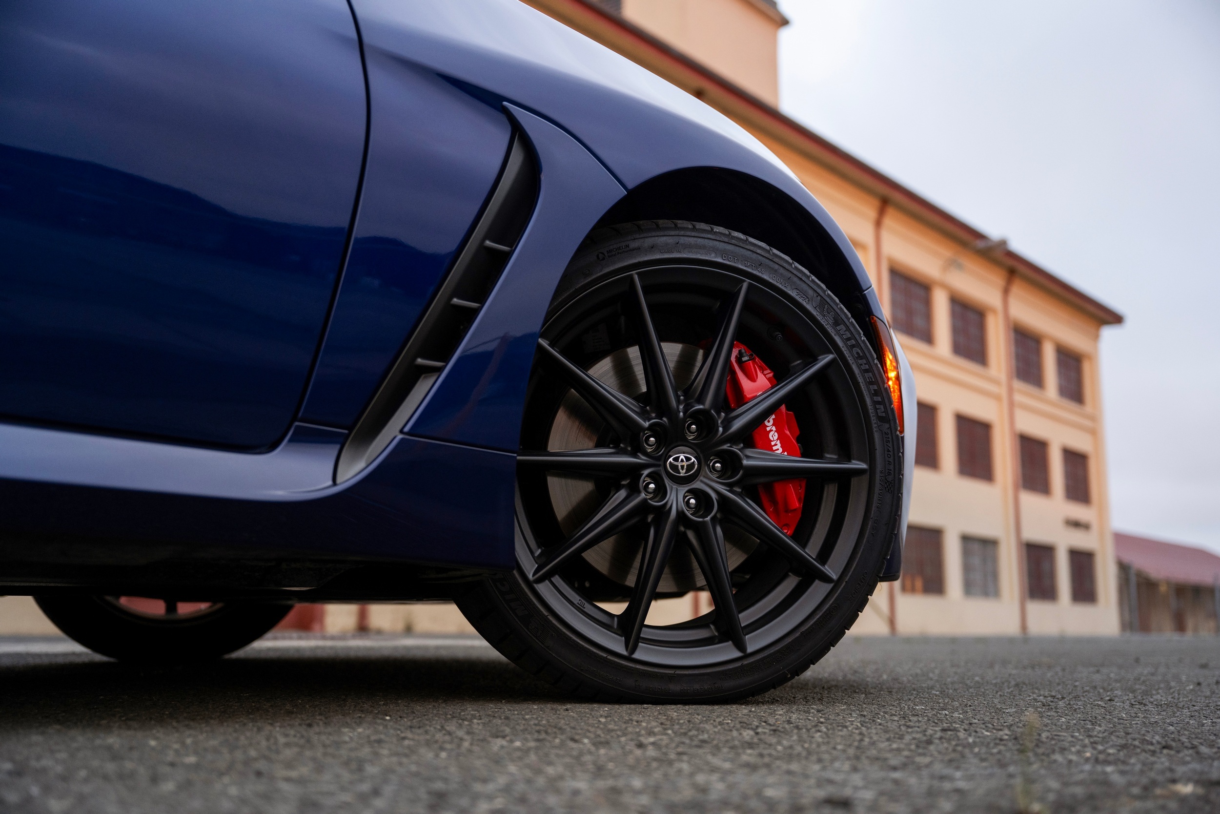 Download 2027 Toyota GR86 Premium Wheel Wallpapers (8)