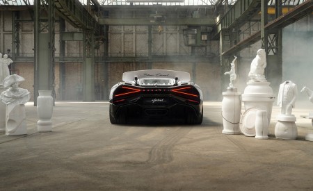 2026 Bugatti W16 Mistral Blanc Eternel Rear Wallpaper 450x275 (4)