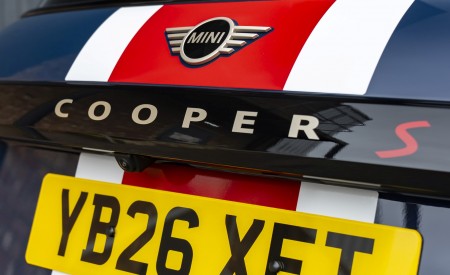 2026 Mini Cooper Oxford Edition Detail Wallpaper 450x275 (58)