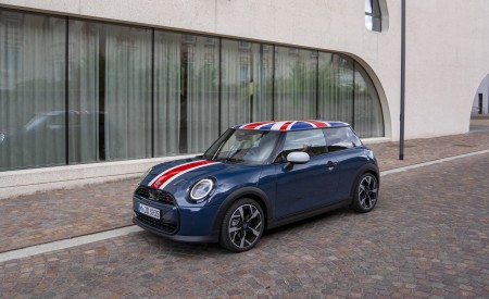 2026 Mini Cooper Oxford Edition Front Three-Quarter Wallpaper 450x275 (10)