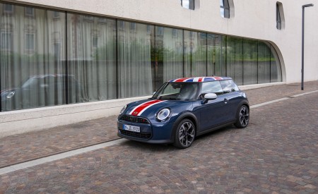 2026 Mini Cooper Oxford Edition Front Three-Quarter Wallpaper 450x275 (11)