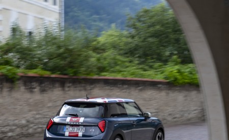 2026 Mini Cooper Oxford Edition Rear Three-Quarter Wallpaper 450x275 (27)