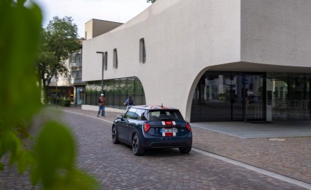 2026 Mini Cooper Oxford Edition Rear Three-Quarter Wallpaper 450x275 (29)